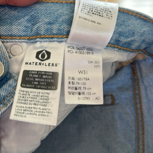 Levi 501 denim shorts size W 31 - Picture 4 of 4